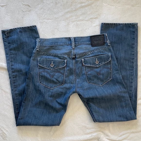 Levis 54 Slim Straight Flap Pocket Red 